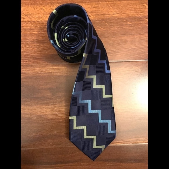 MICHAEL Michael Kors 100% Silk Blue Geometric Jacquard Necktie - Picture 1 of 10